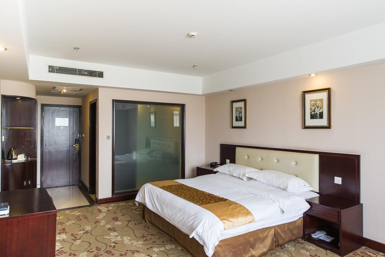 Vienna 3 Best Hotel Shanghai Expo Sanlin Екстериор снимка